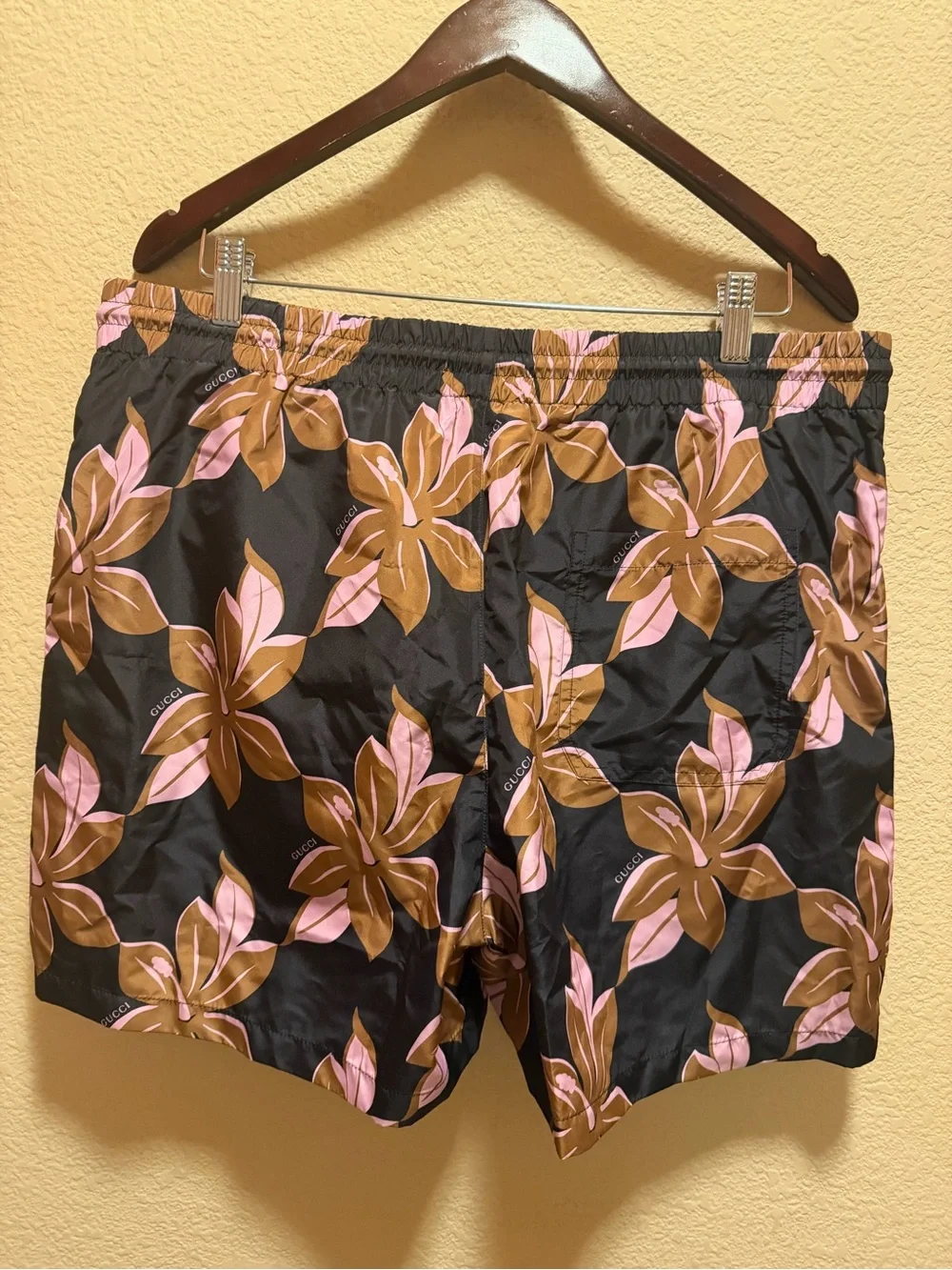 New Gucci Logo Floral Print Brown Pink Swim Shorts Size 52 / US L / Waist 34 38